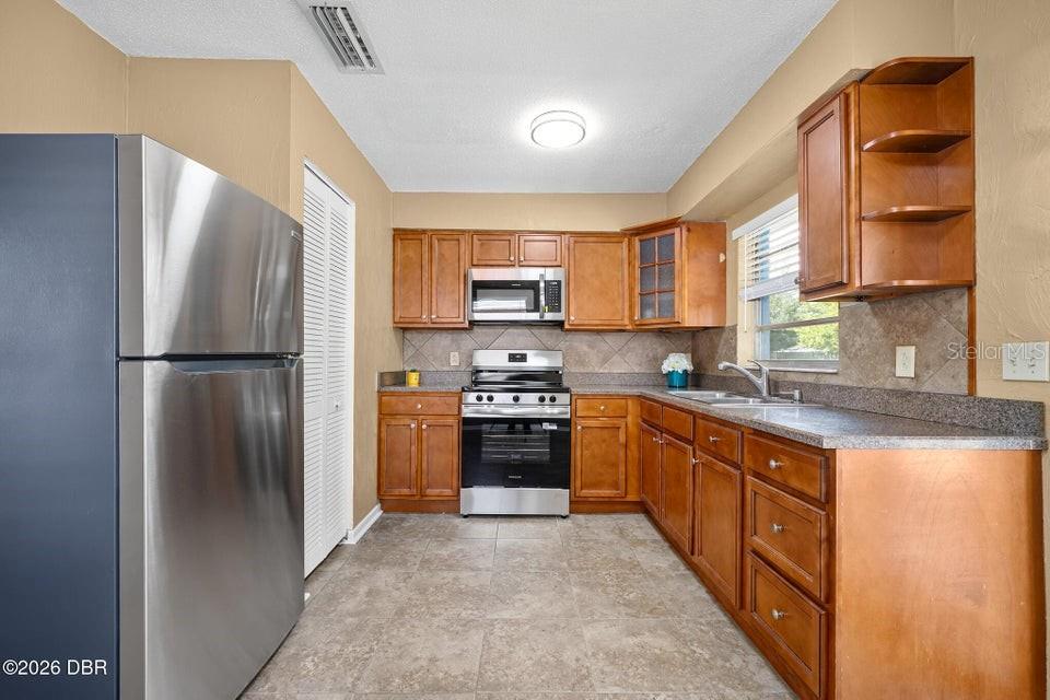 1324 GRANADA AVENUE, Daytona Beach, FL 32117 1324 GRANADA AVENUE, Daytona Beach, FL 32117