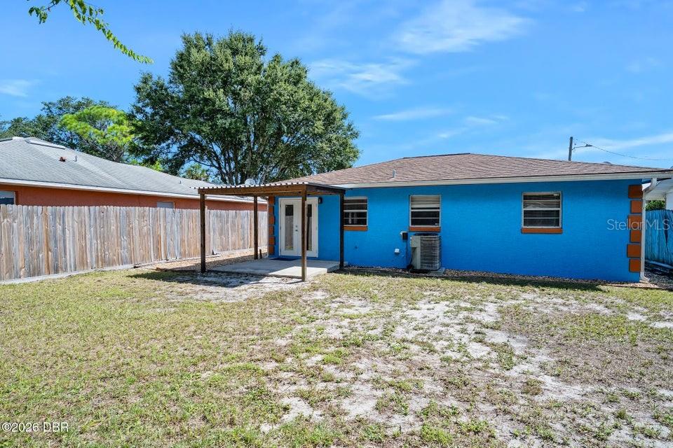 1324 GRANADA AVENUE, Daytona Beach, FL 32117