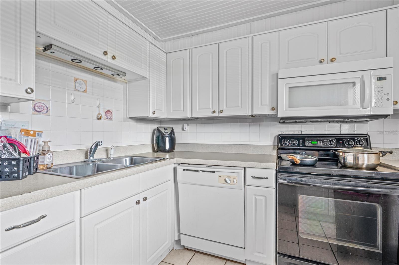 1504 VIRGINIA AVENUE, #204, Daytona Beach, FL 32114