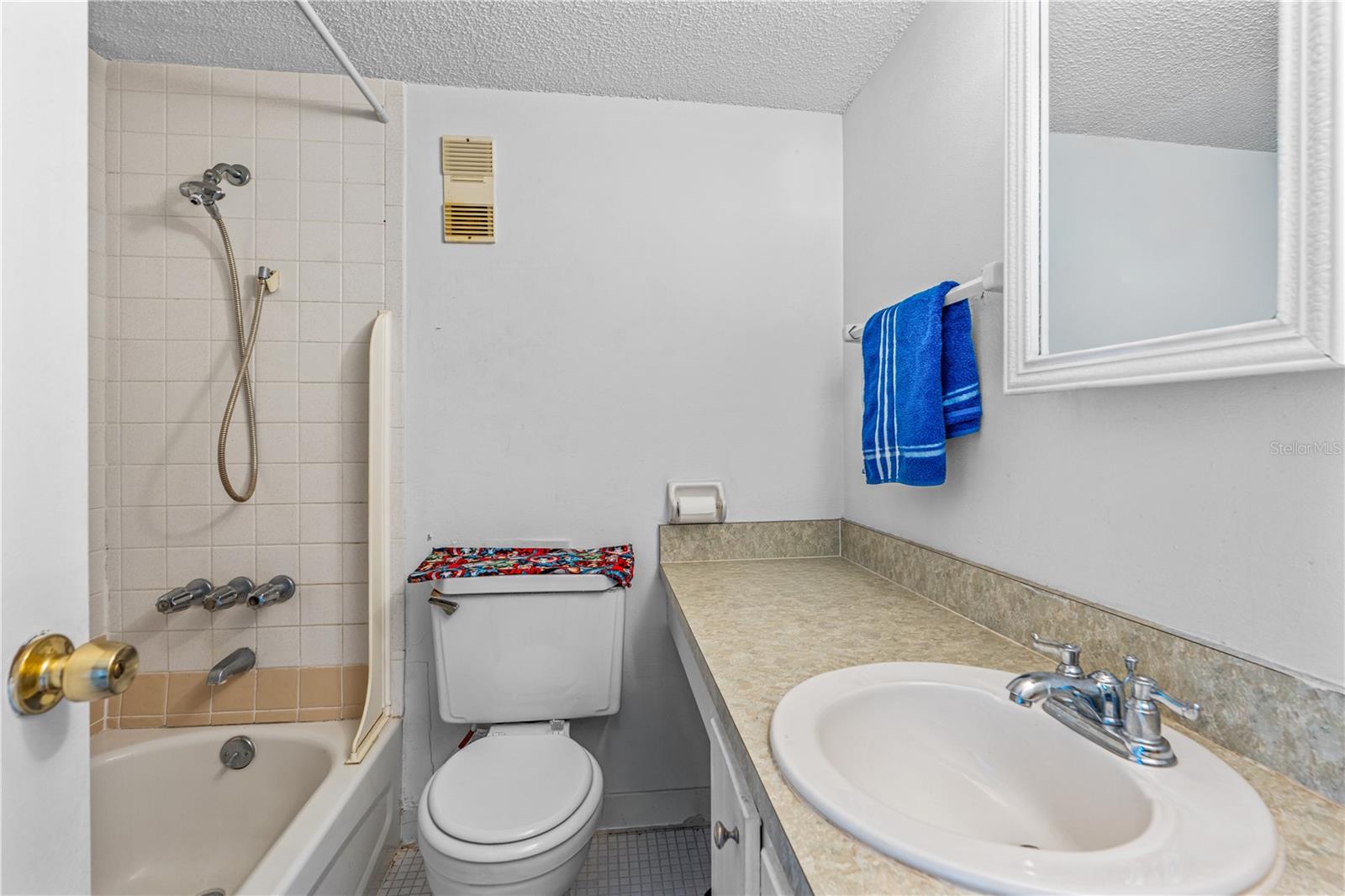 1504 VIRGINIA AVENUE, #204, Daytona Beach, FL 32114