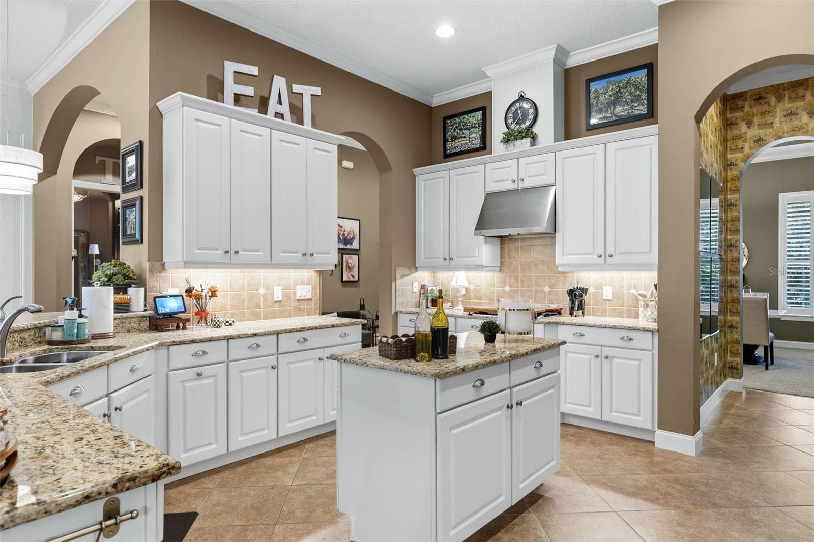 6084 SUMMIT VIEW DRIVE, Brooksville, FL 34601