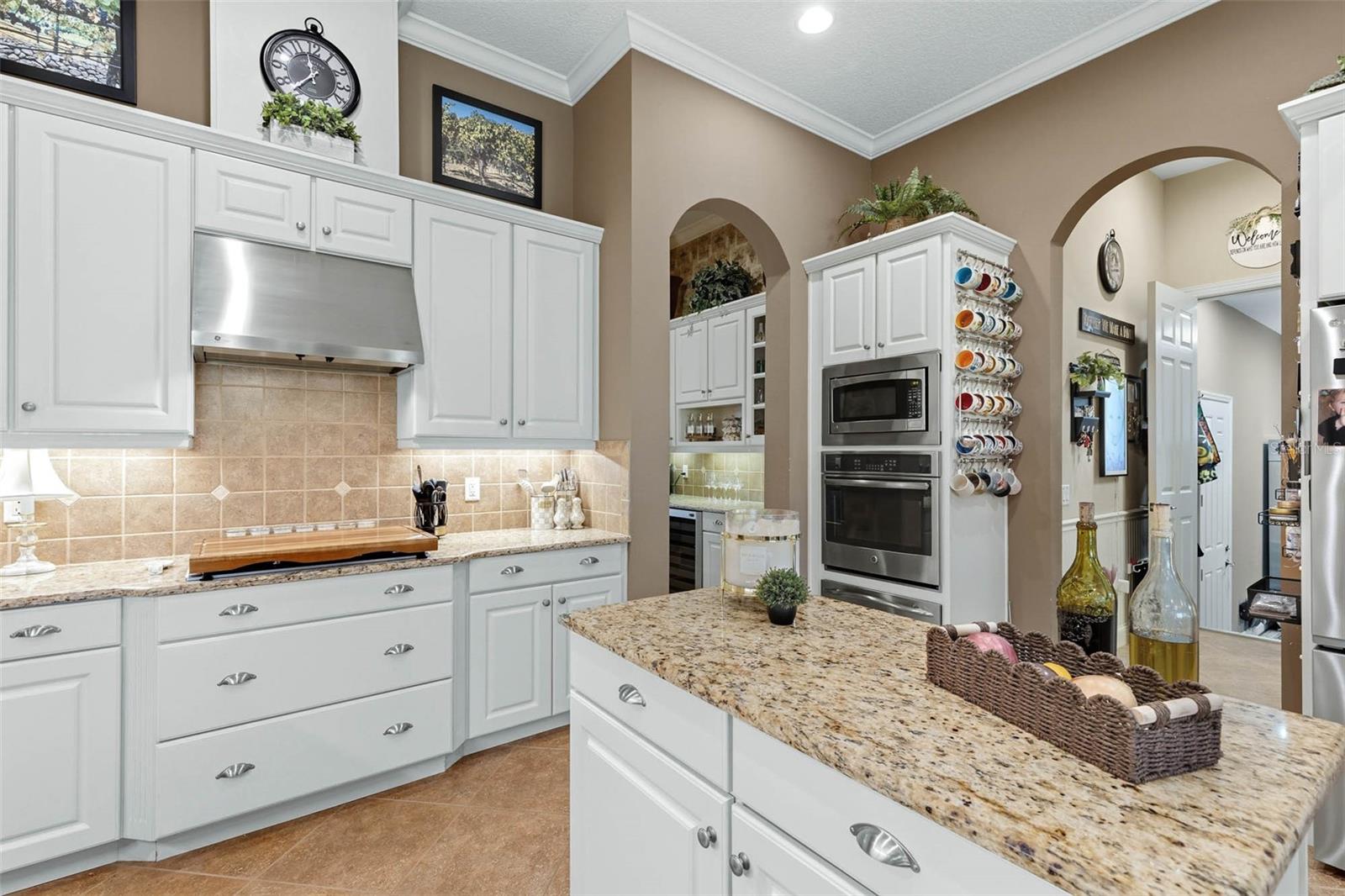 6084 SUMMIT VIEW DRIVE, Brooksville, FL 34601