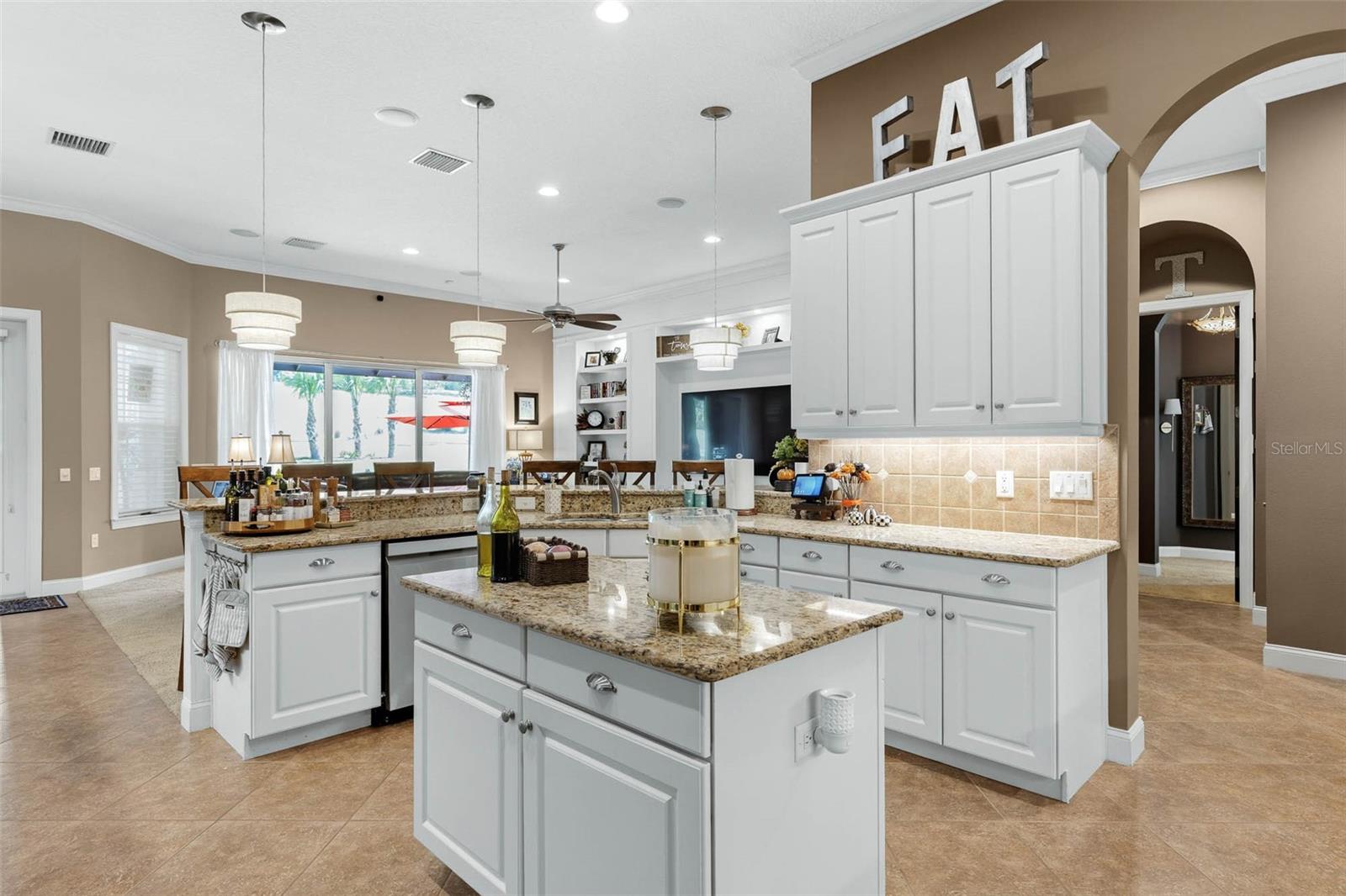 6084 SUMMIT VIEW DRIVE, Brooksville, FL 34601