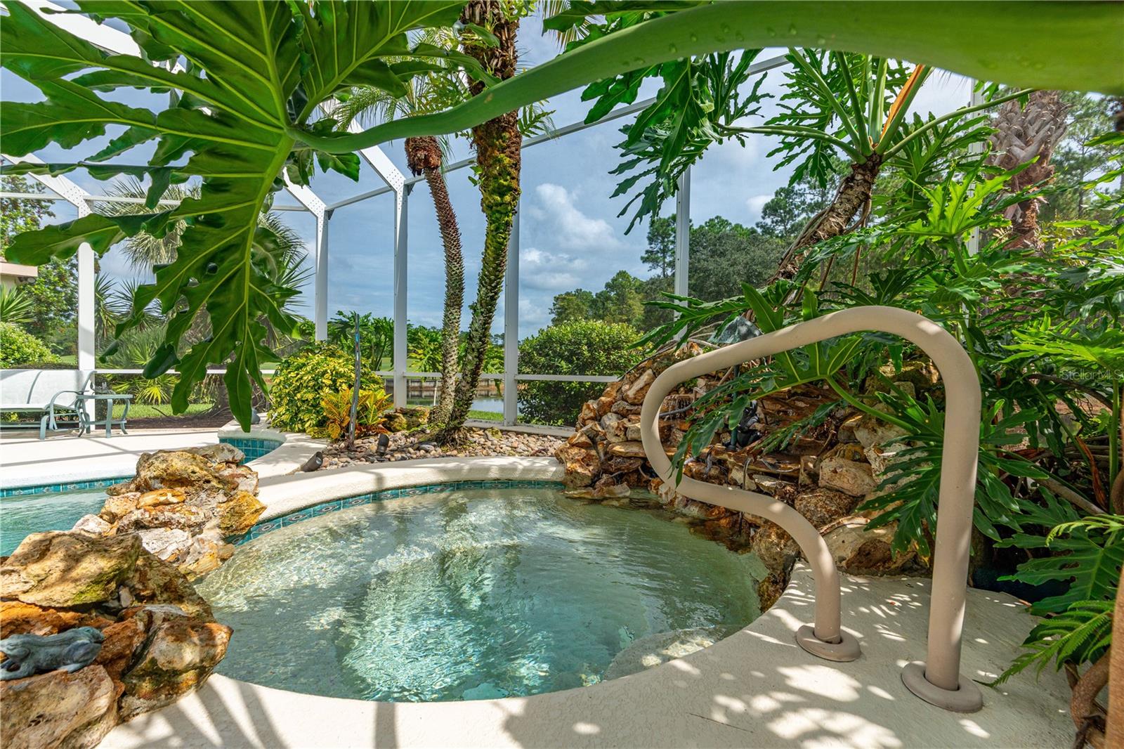 Pool-Tropical Spa Retreat