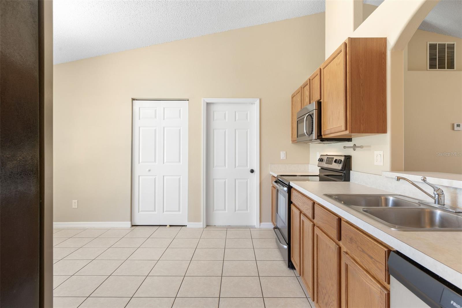 46 RICKENBACKER DRIVE, Palm Coast, FL 32164