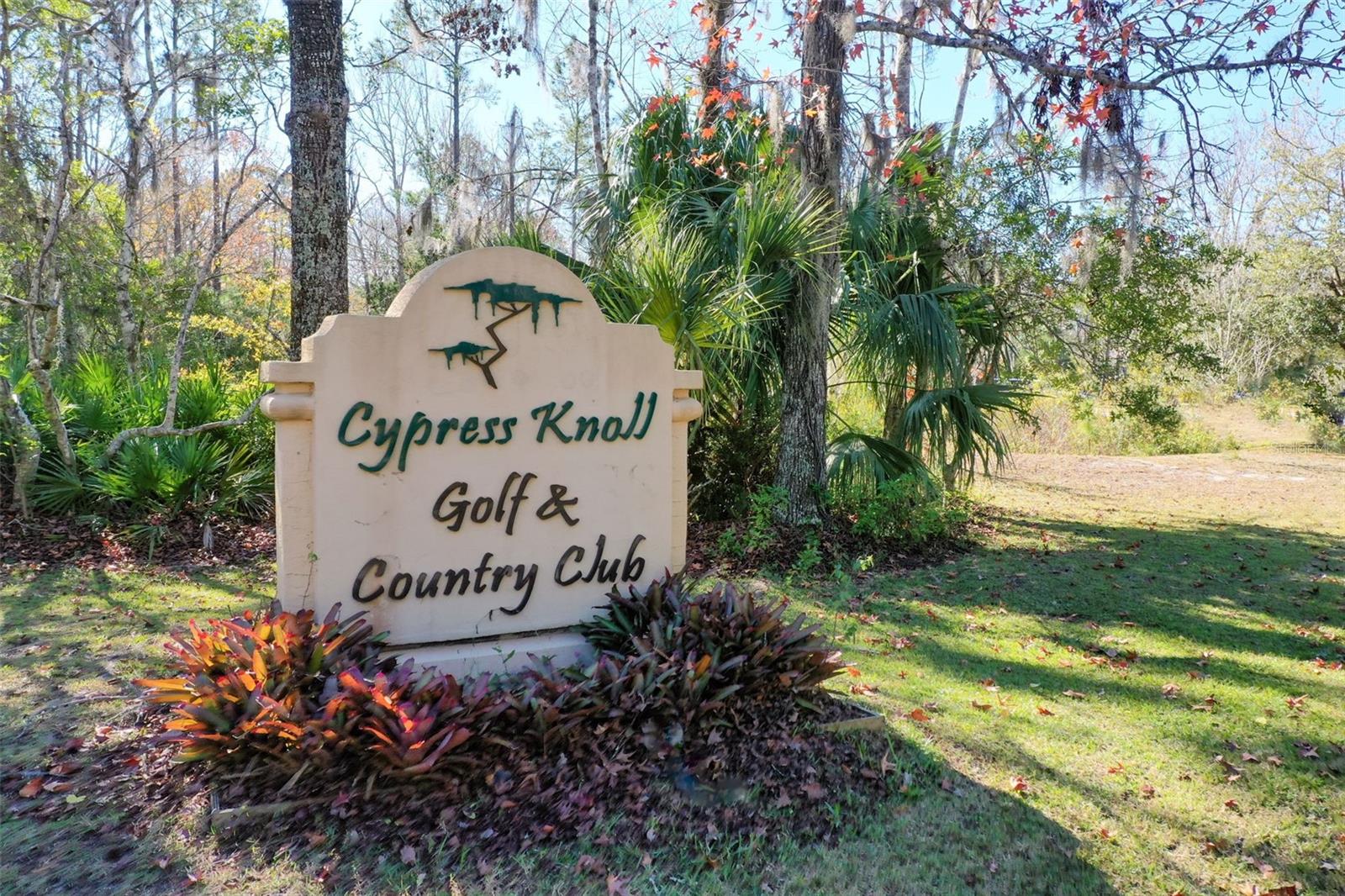 Imagine living in a golf community where a day on the greens is just part of the lifestyle! Cypress Knoll offers a beautiful setting for golf enthusiasts and those who appreciate the charm of country club surroundings.