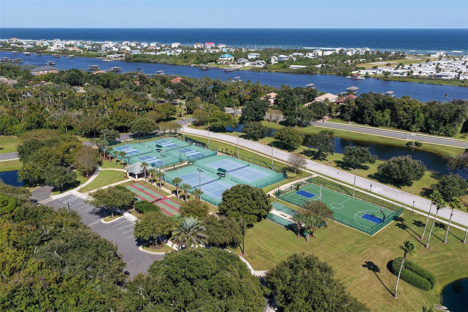 25 EMERALD LAKE COURT, Palm Coast, FL 32137