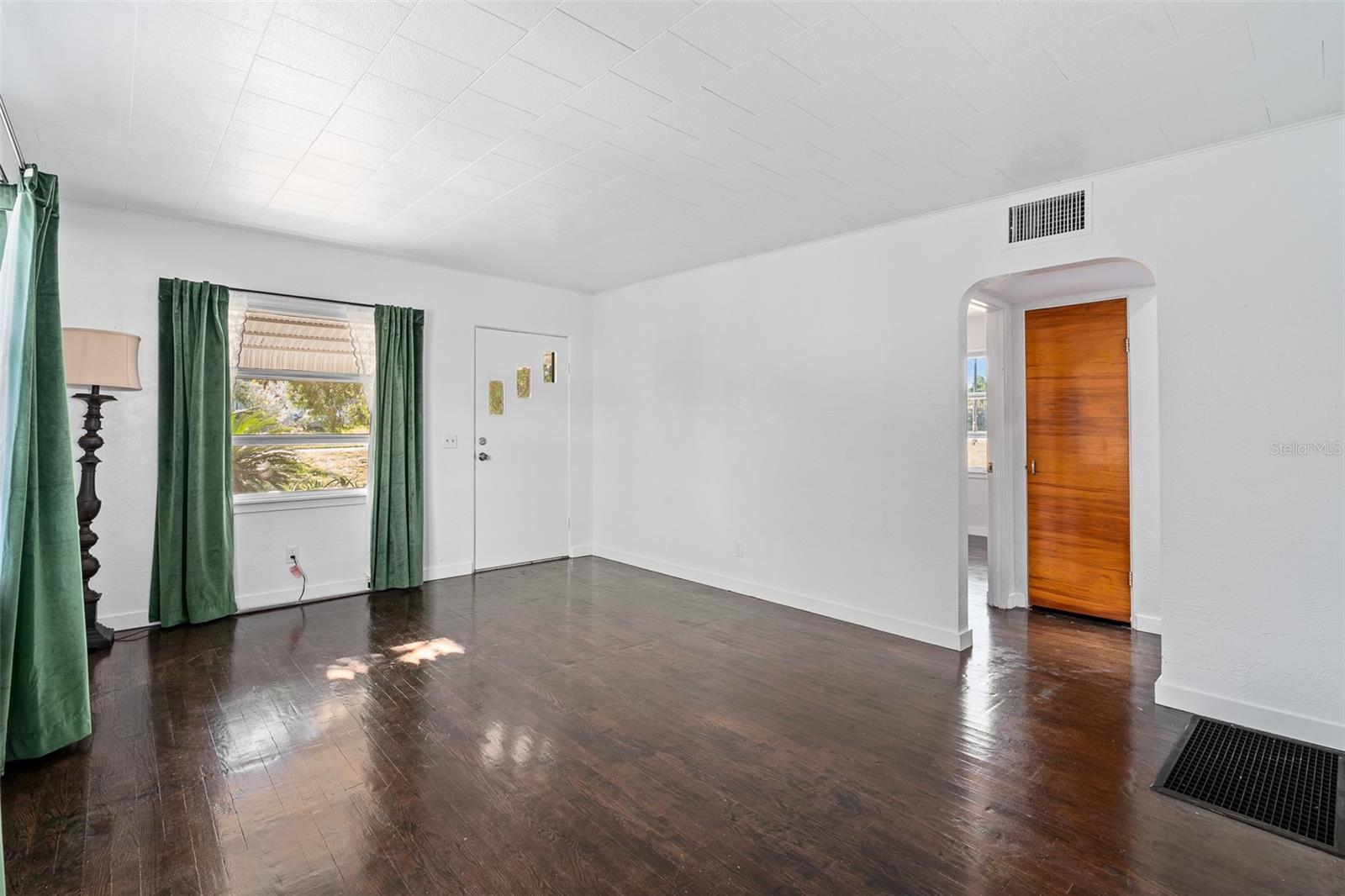 231 N RIDGEWOOD AVENUE, Ormond Beach, FL 32174 231 N RIDGEWOOD AVENUE, Ormond Beach, FL 32174