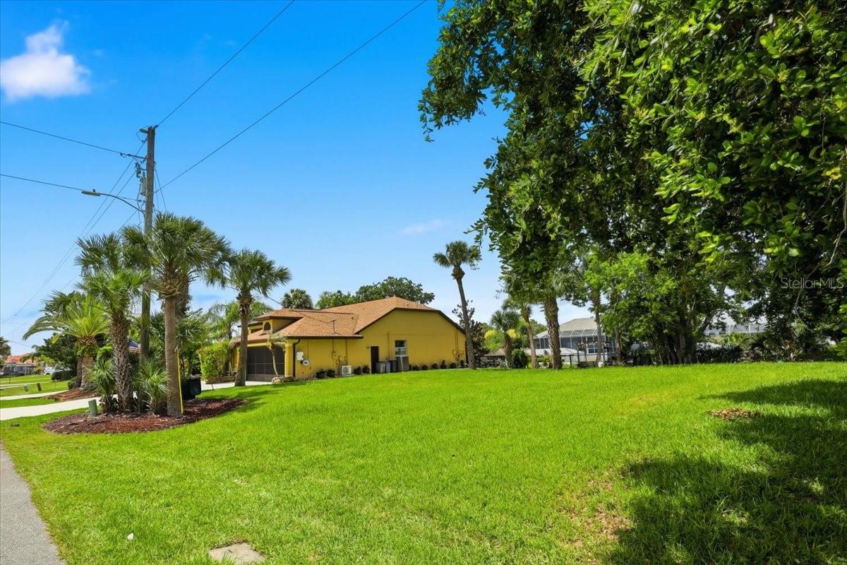27 COTTONWOOD COURT, Palm Coast, FL 32137