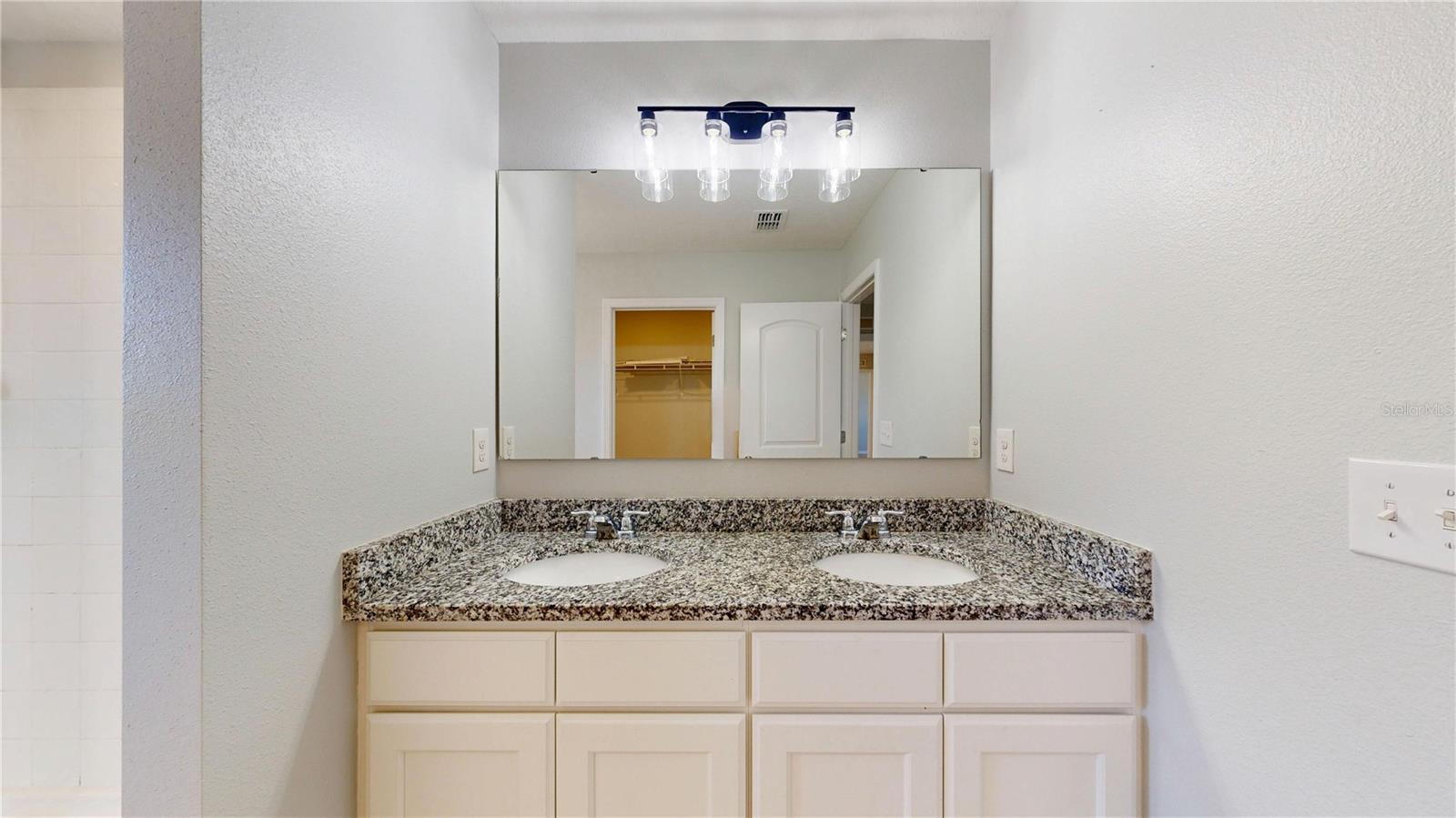 4 ROUND TREE DRIVE, Palm Coast, FL 32164