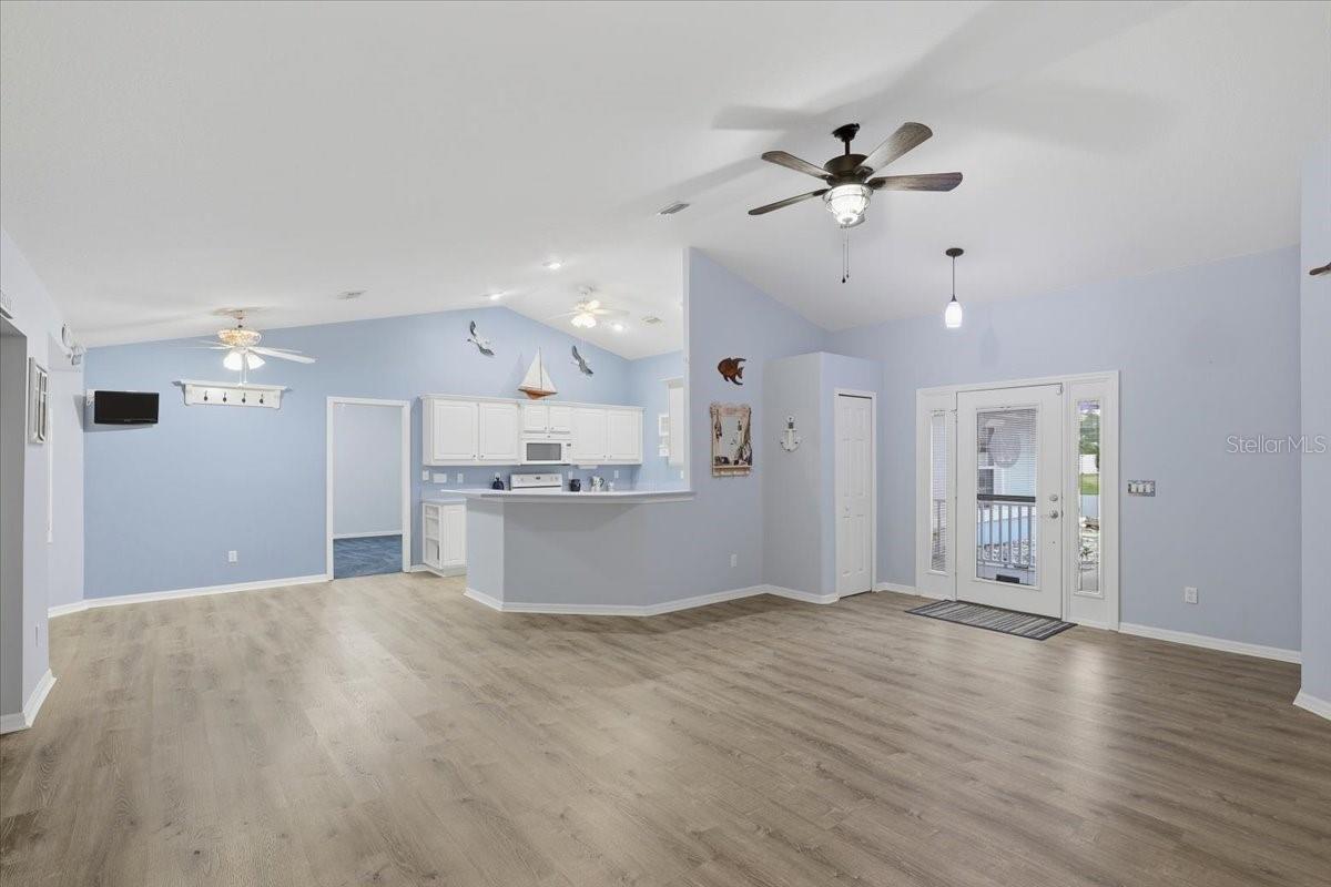 OPEN FLOOR PLAN