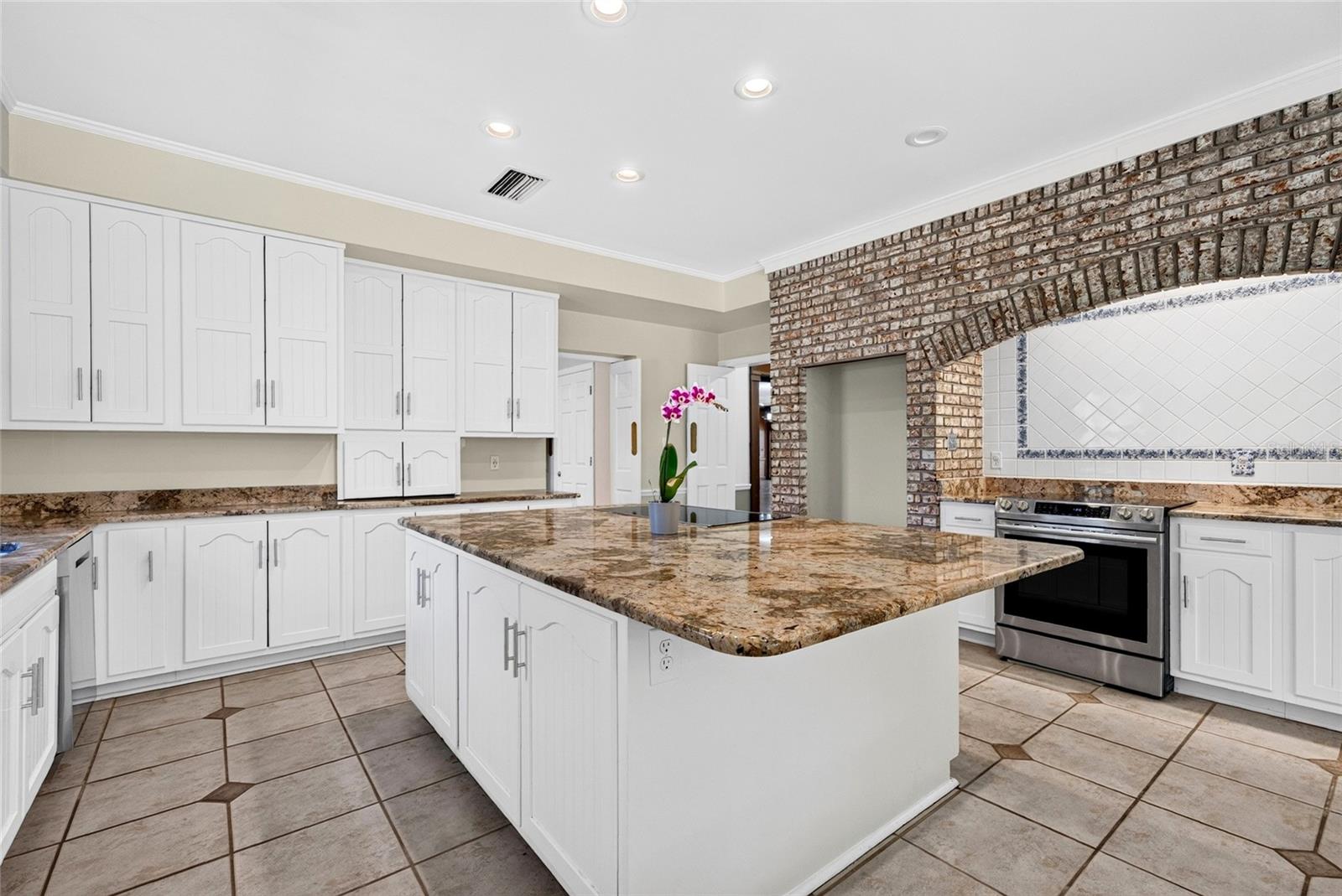 6869 W HIGHWAY 100, Bunnell, FL 32110