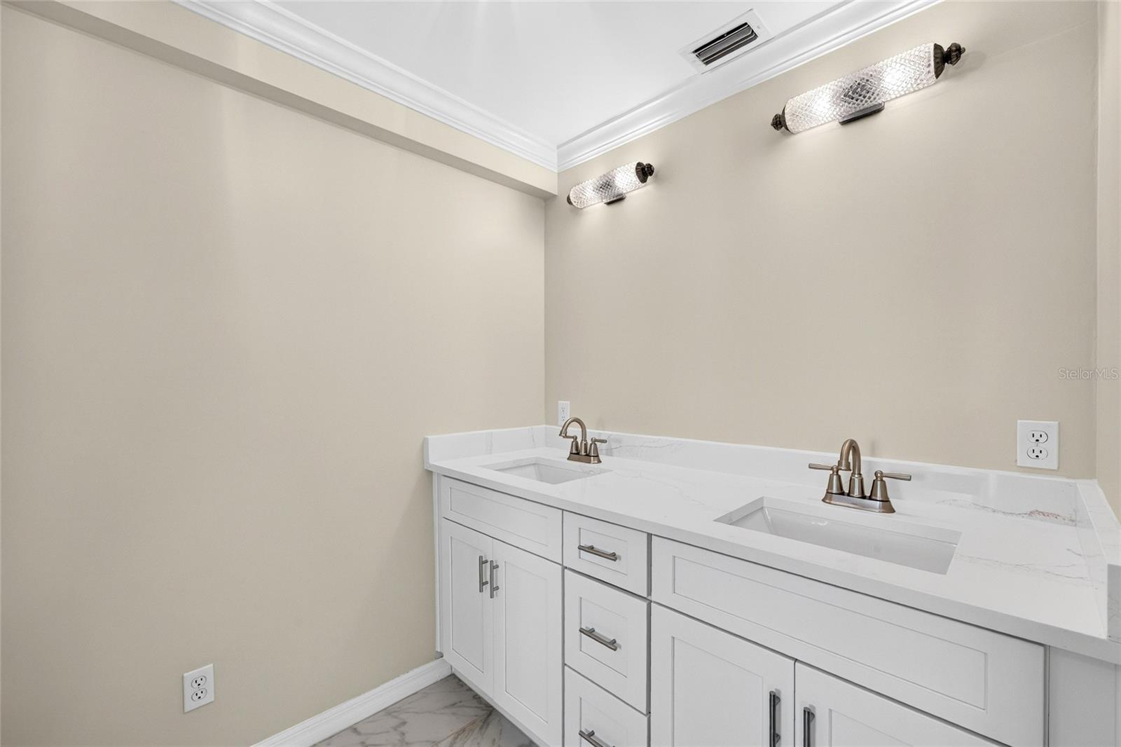 6869 W HIGHWAY 100, Bunnell, FL 32110