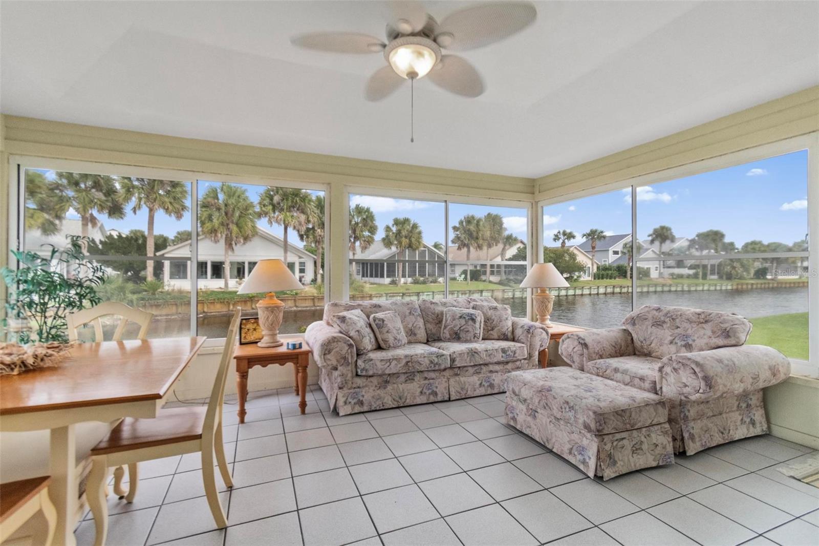 Welcome to oversized Florida room
