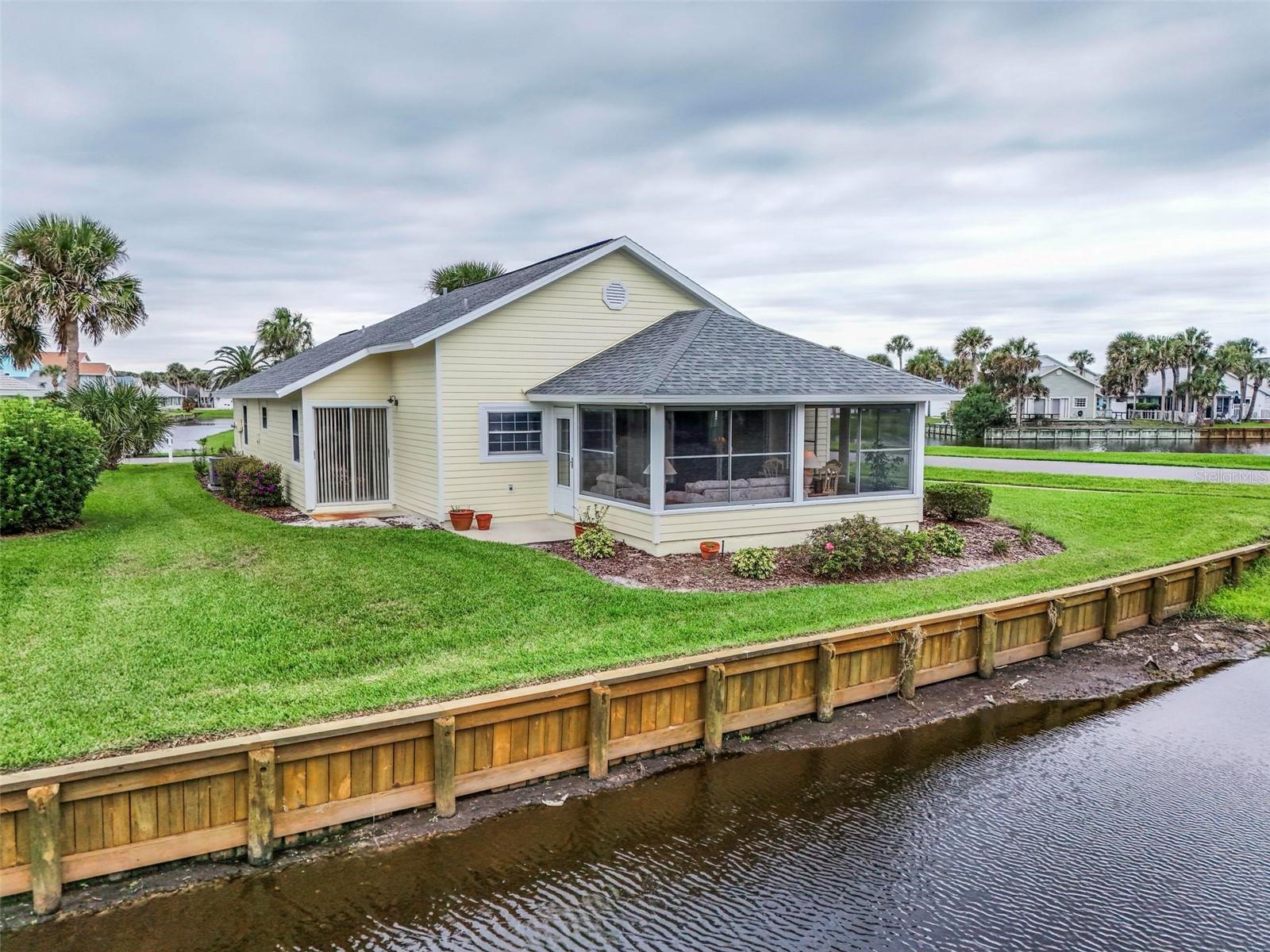 Waterview Backs to canal