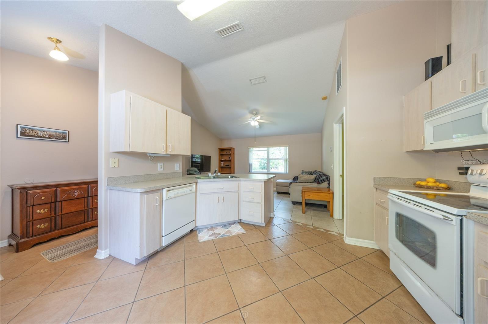 Spacious kitchen Spacious kitchen