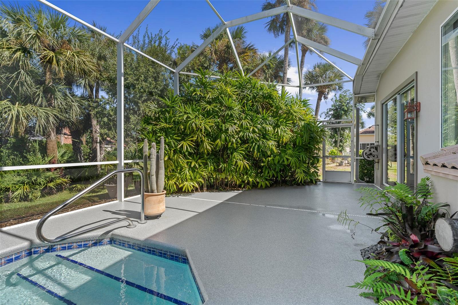 Lanai/Pool