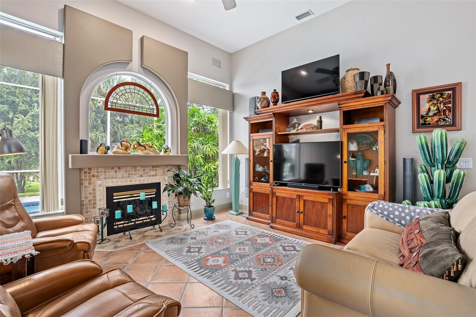 Rear/Main Living Room