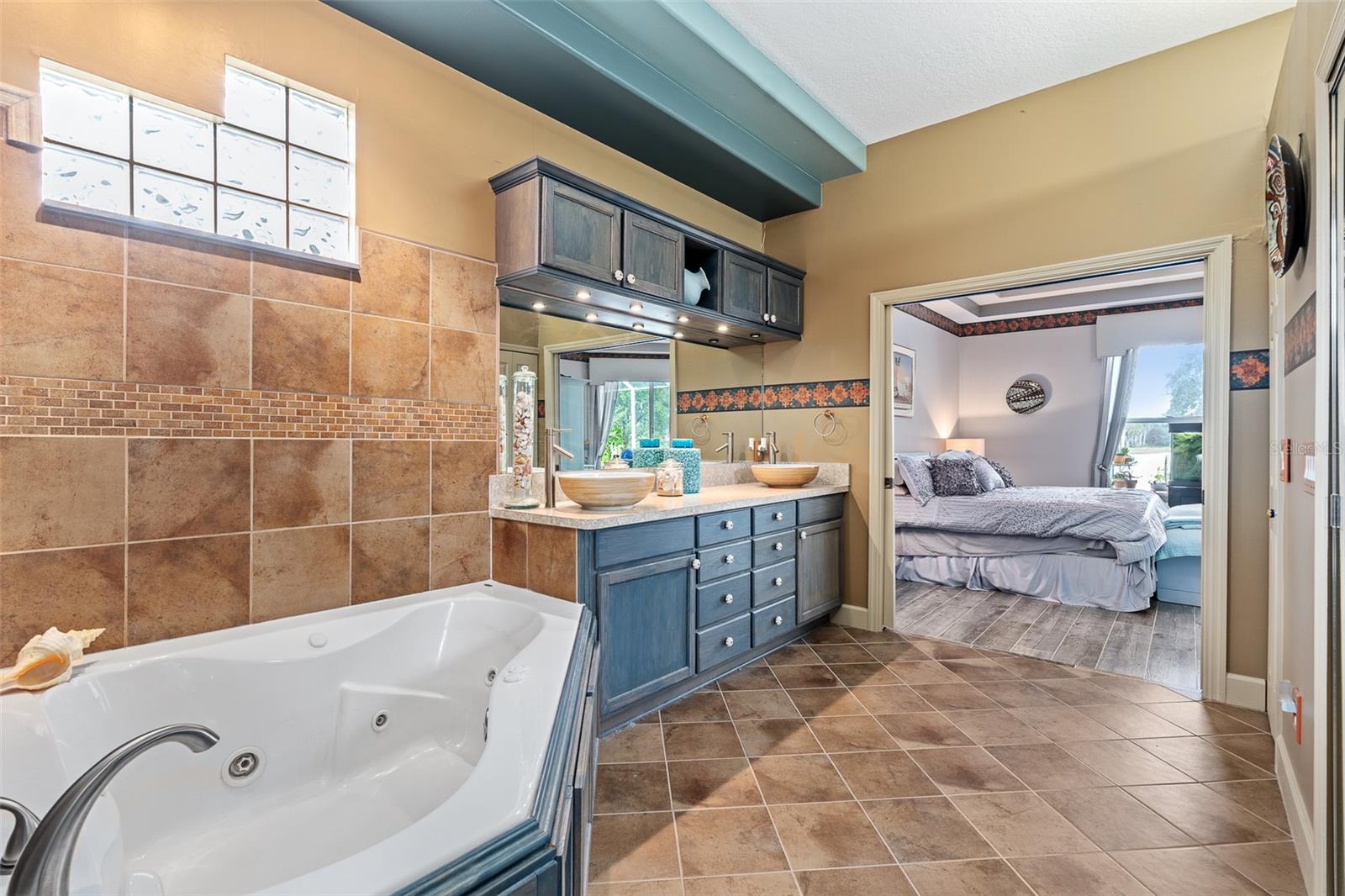 Ensuite Master Bathroom