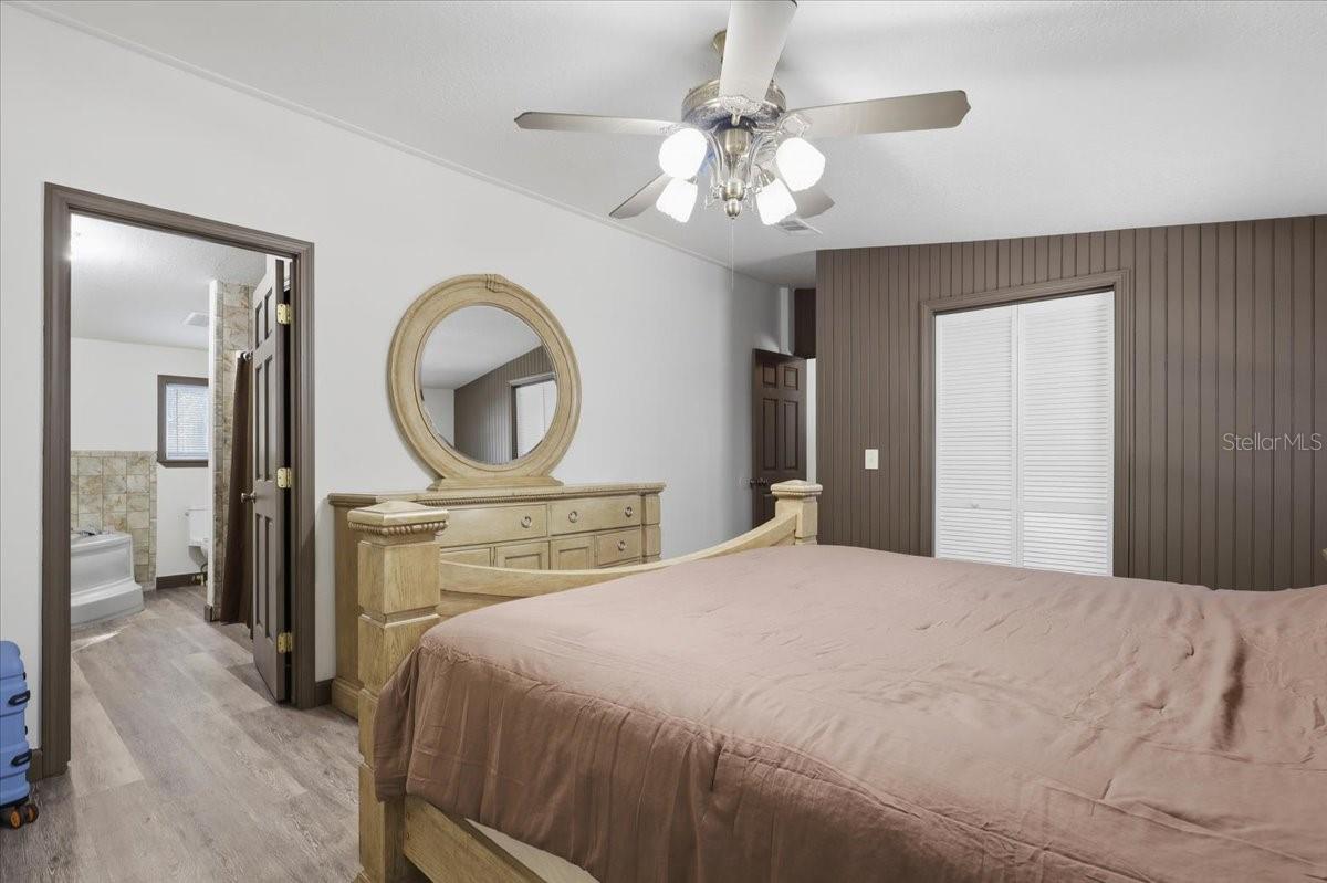 9860 NIKOLICH AVENUE, Hastings, FL 32145