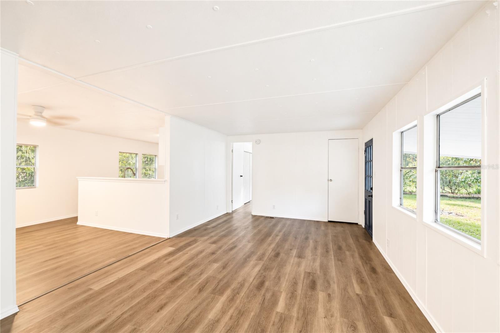 Living Area/Entry Way