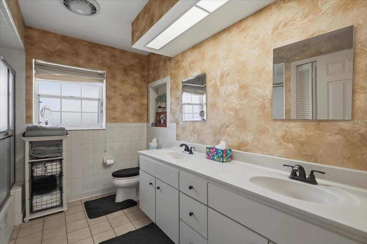 5 CHERRYTREE COURT, Palm Coast, FL 32137