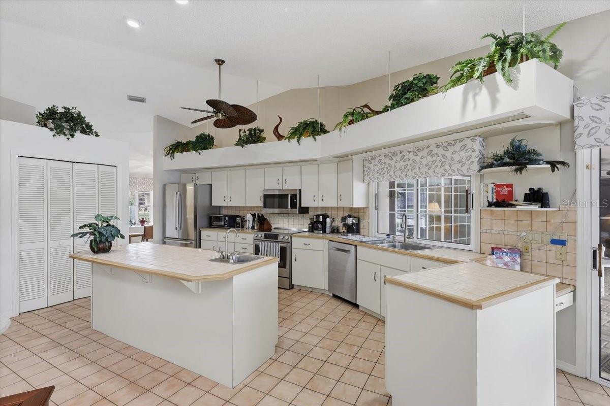 5 CHERRYTREE COURT, Palm Coast, FL 32137