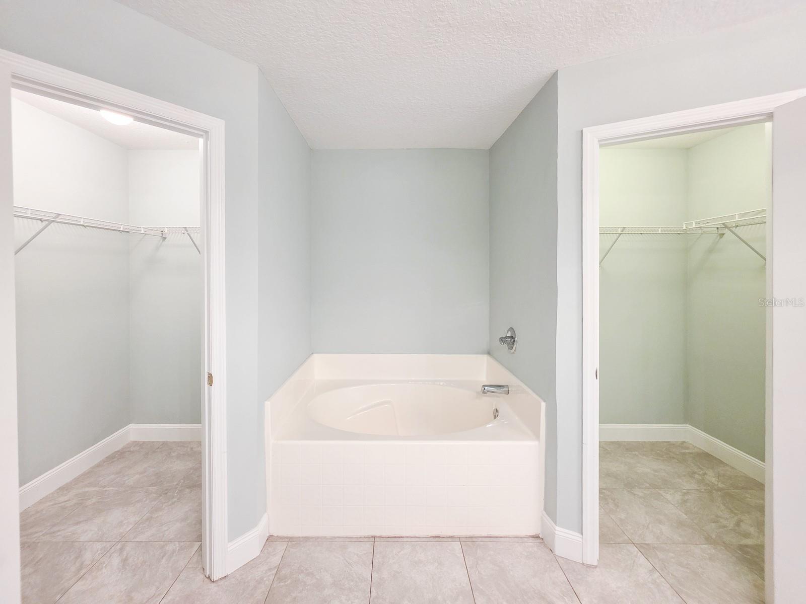 4 LLOWICK COURT, Palm Coast, FL 32164