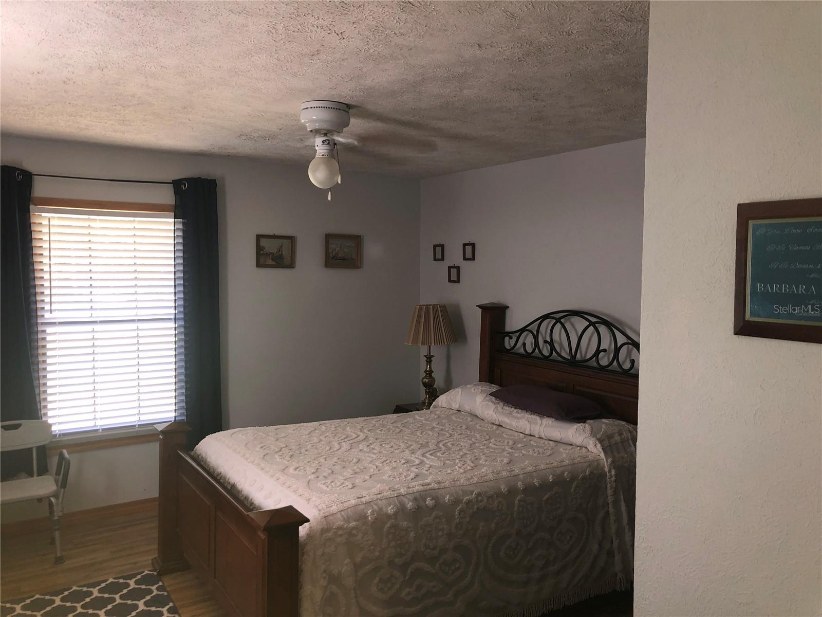 136 S COMMERCIAL STREET, Coleman, FL 33521