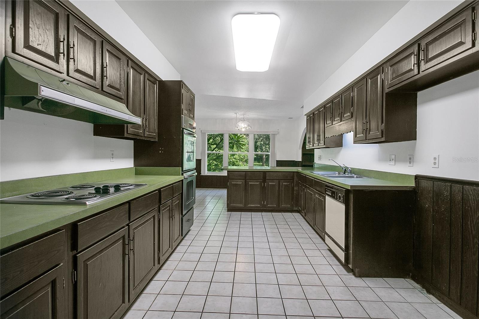 KITCHEN KITCHEN