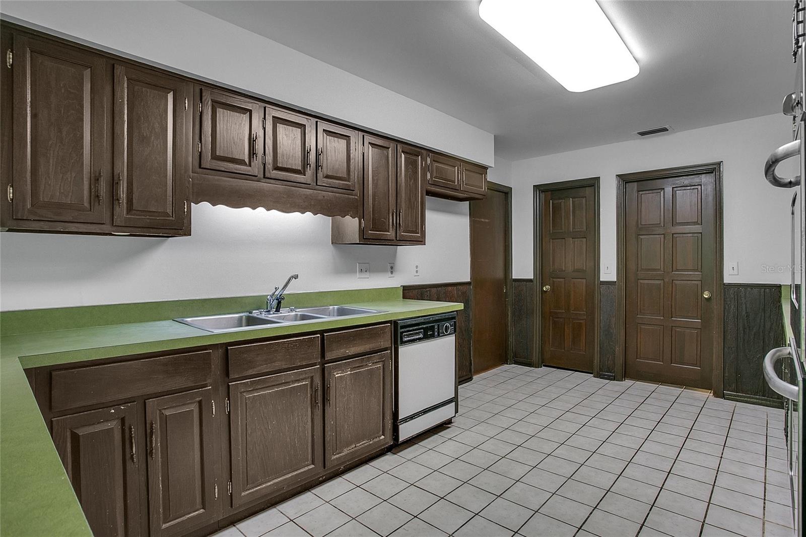 KITCHEN KITCHEN