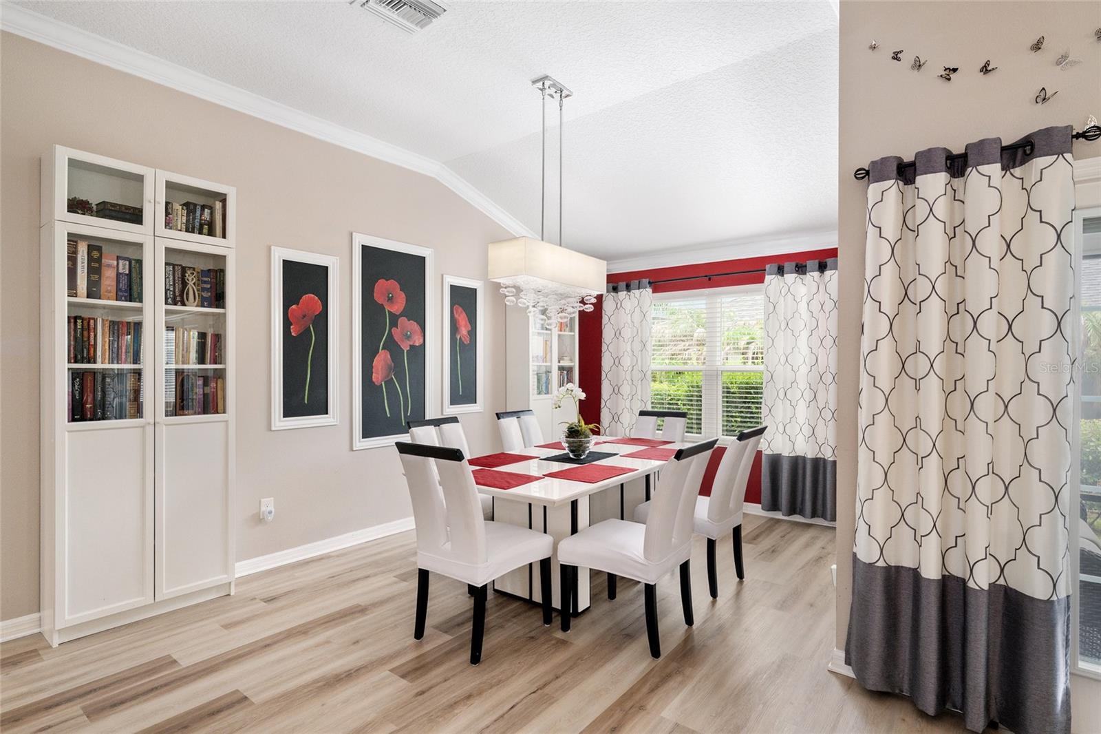 1194 MCDONOUGH PLACE, The Villages, FL 32163 1194 MCDONOUGH PLACE, The Villages, FL 32163