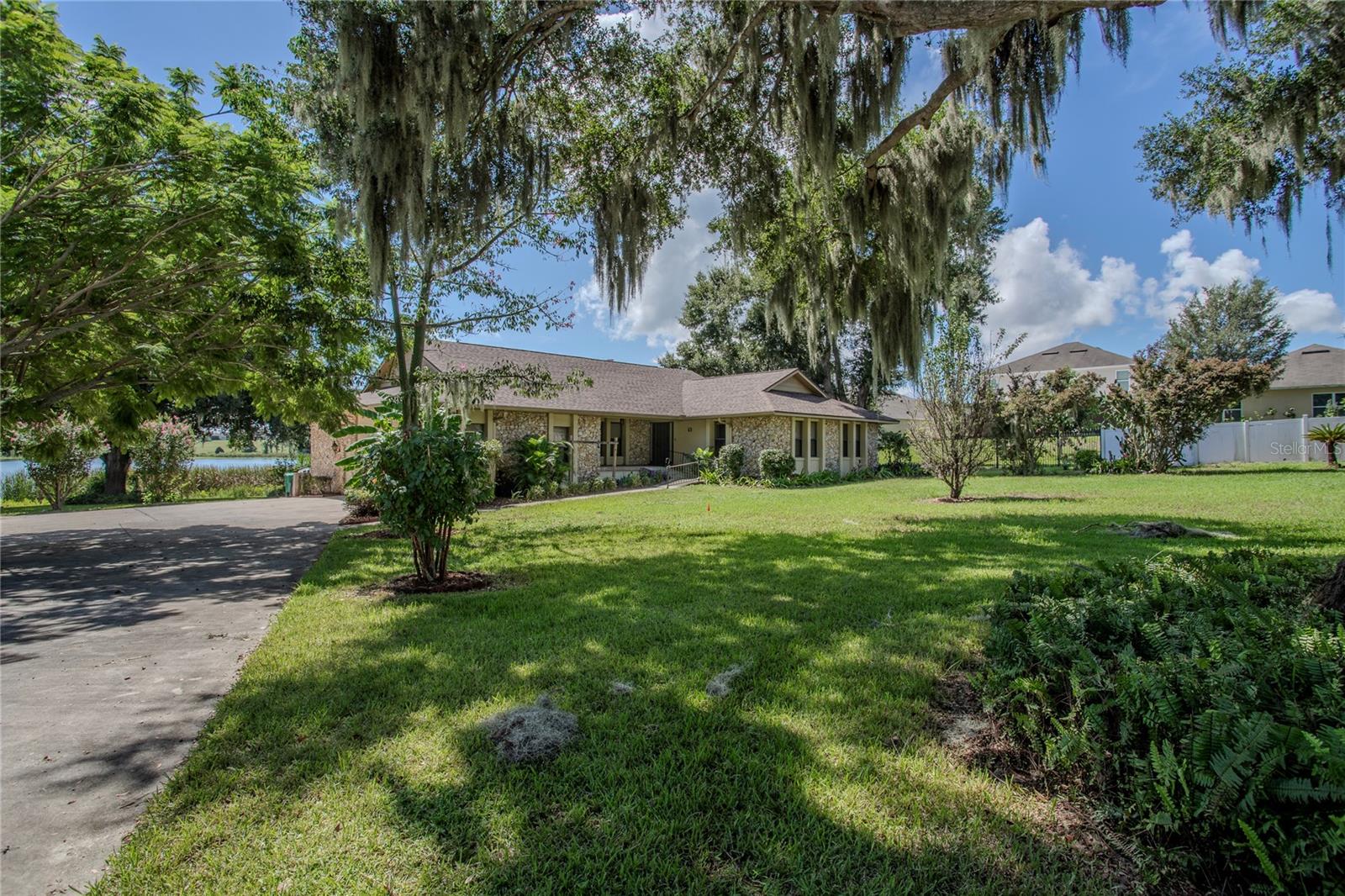13 HERMOSA DRIVE, Eustis, FL 32726 13 HERMOSA DRIVE, Eustis, FL 32726