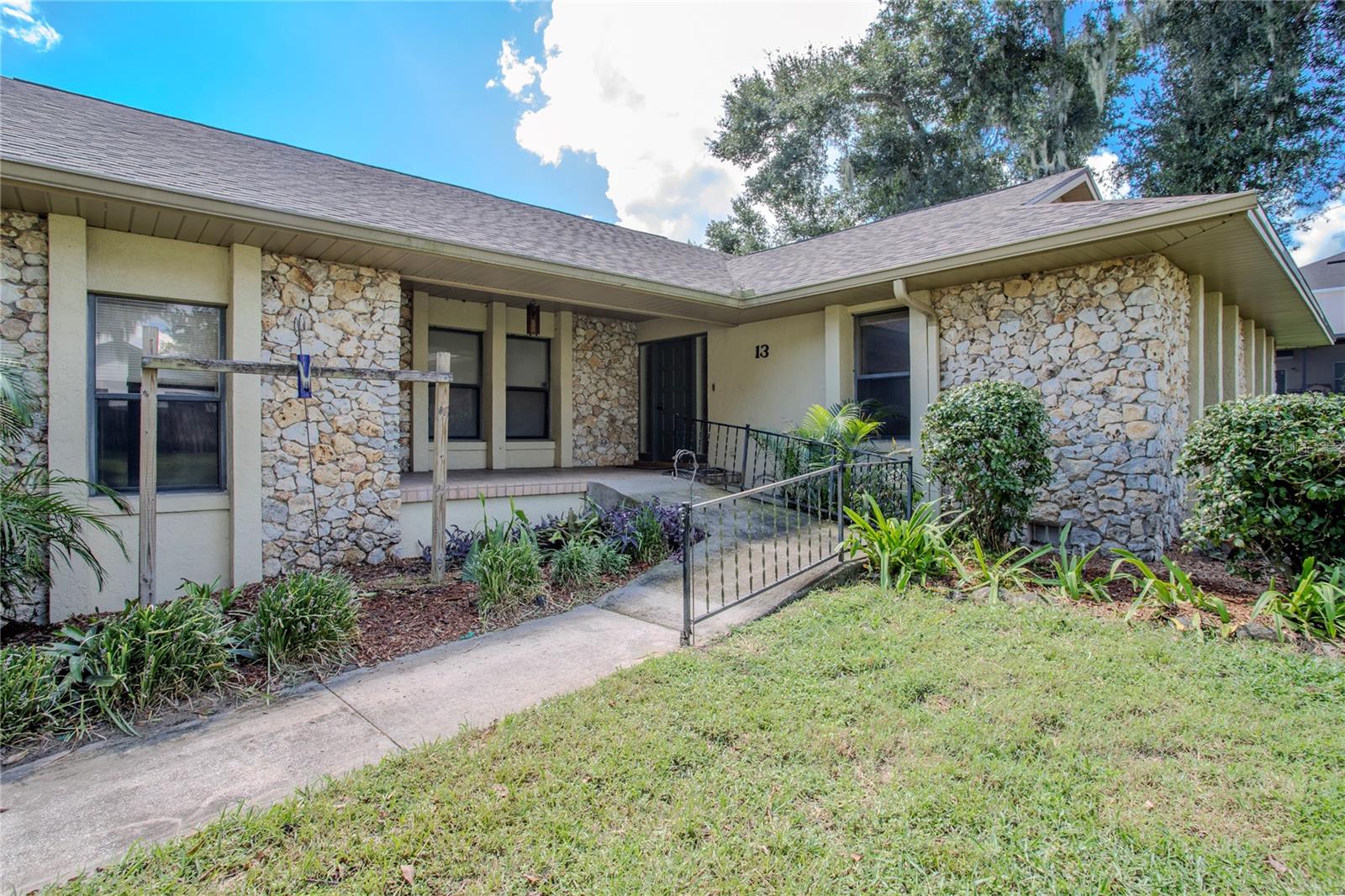 13 HERMOSA DRIVE, Eustis, FL 32726 13 HERMOSA DRIVE, Eustis, FL 32726