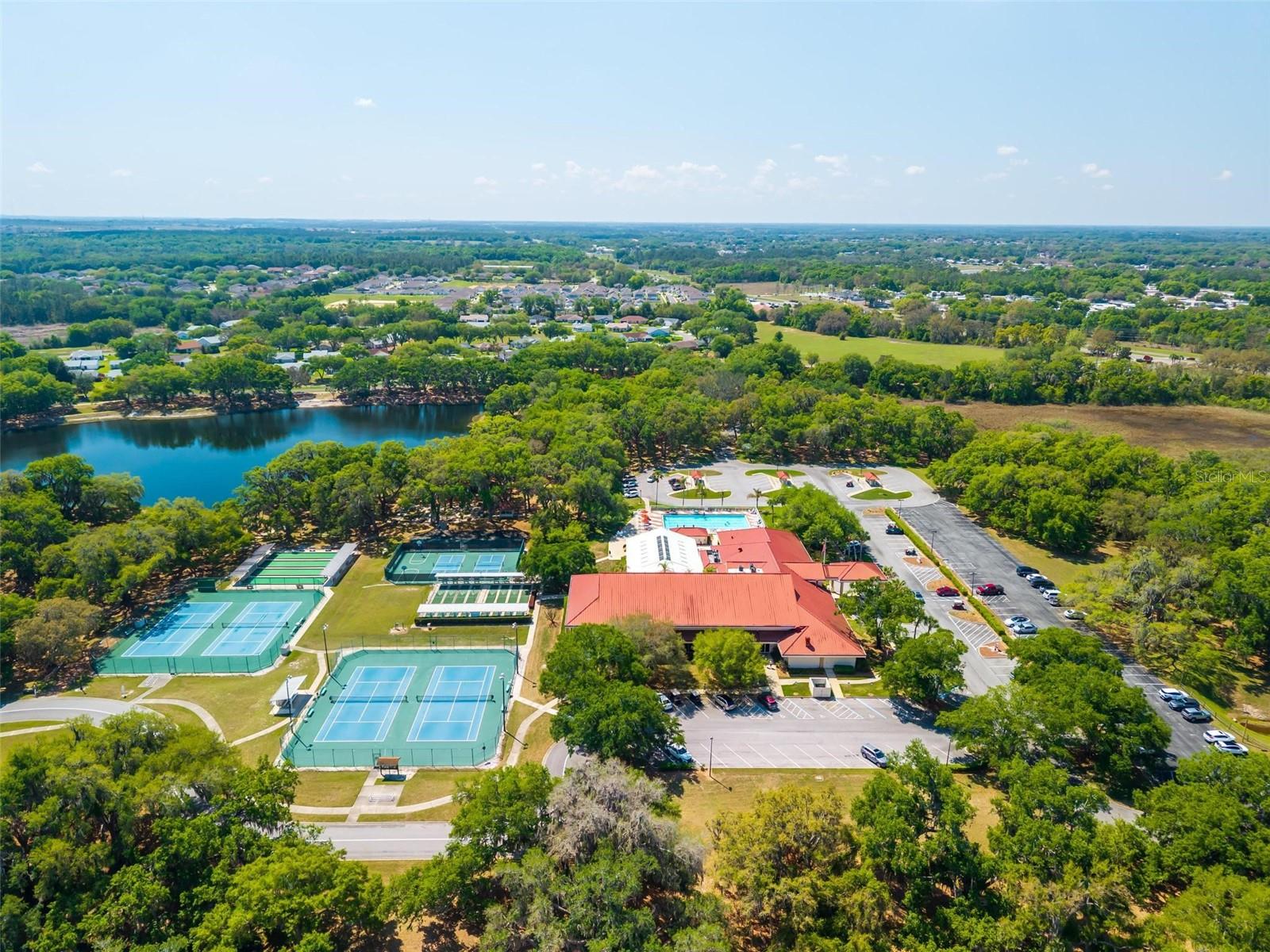 26627 RACQUET CIRCLE, Leesburg, FL 34748
