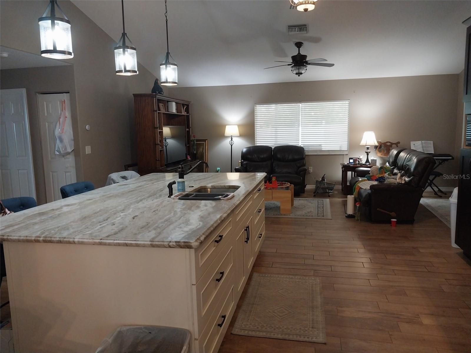 336 LAKECREST DRIVE, Tavares, FL 32778