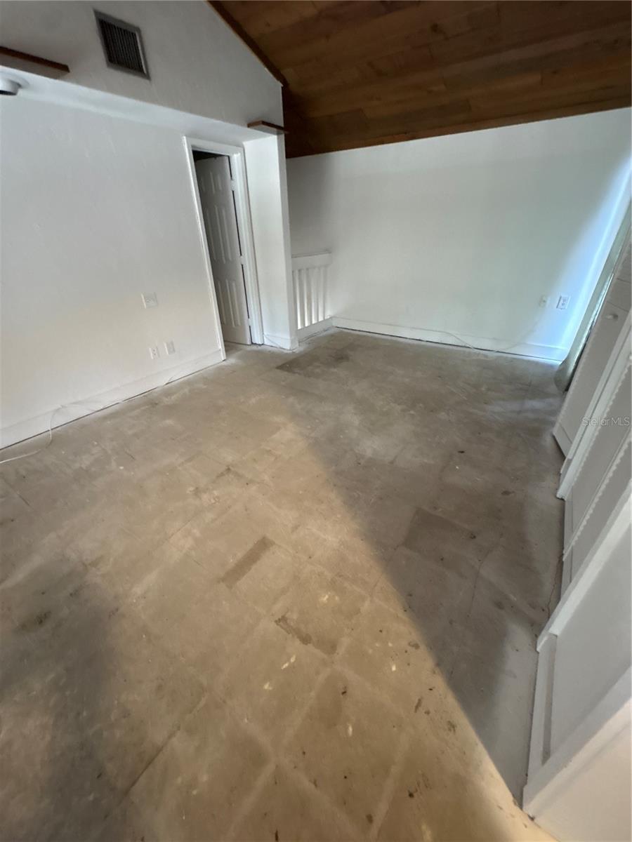 2010 CORNER LAKE DRIVE, #2010, Haines City, FL 33844