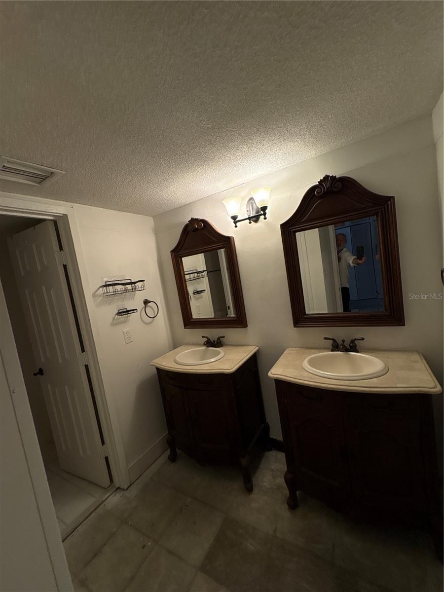 2010 CORNER LAKE DRIVE, #2010, Haines City, FL 33844