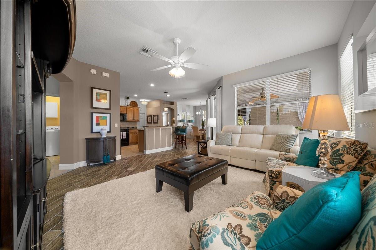 10' Ceilings