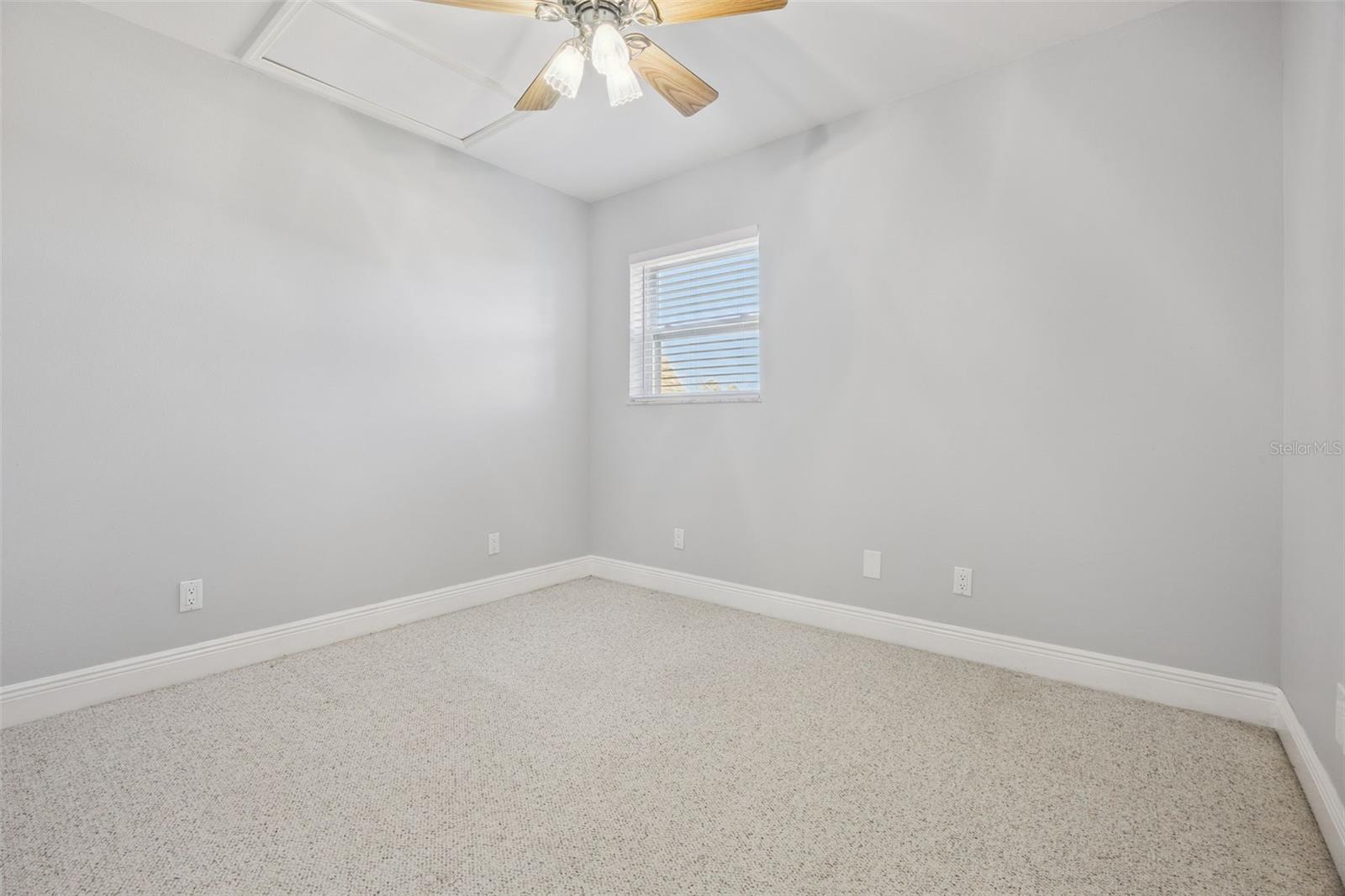Perfect office, storage or ???