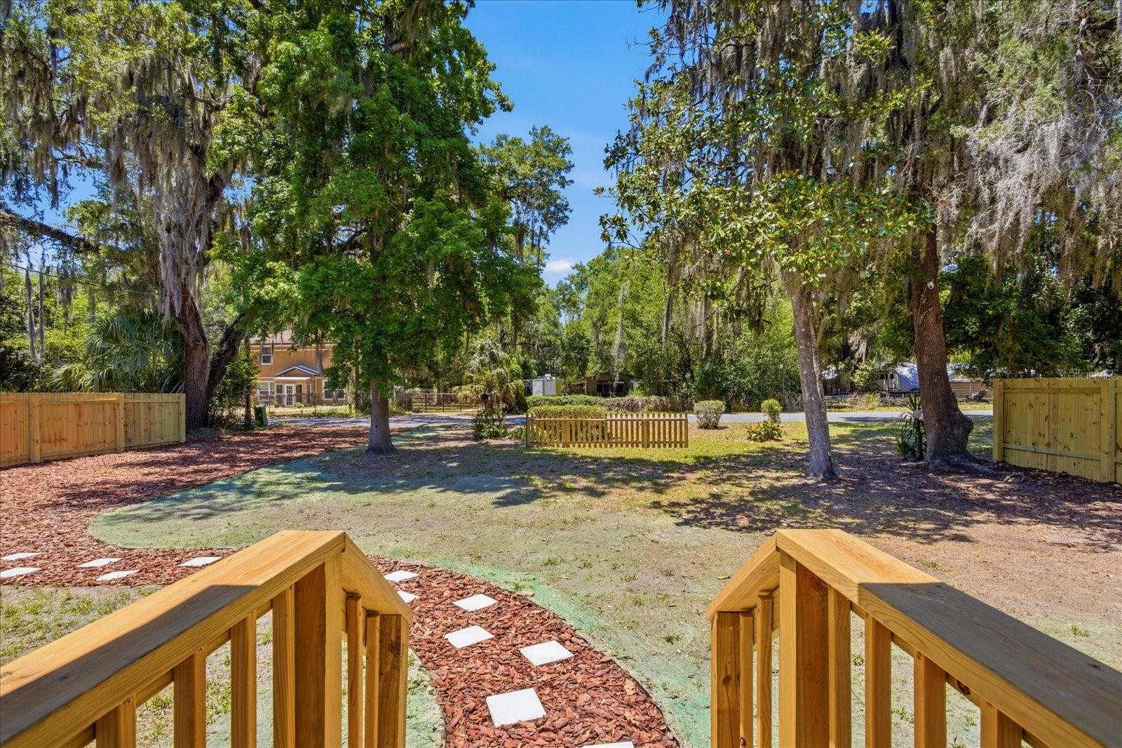 816 WOODLAND AVENUE, Leesburg, FL 34748