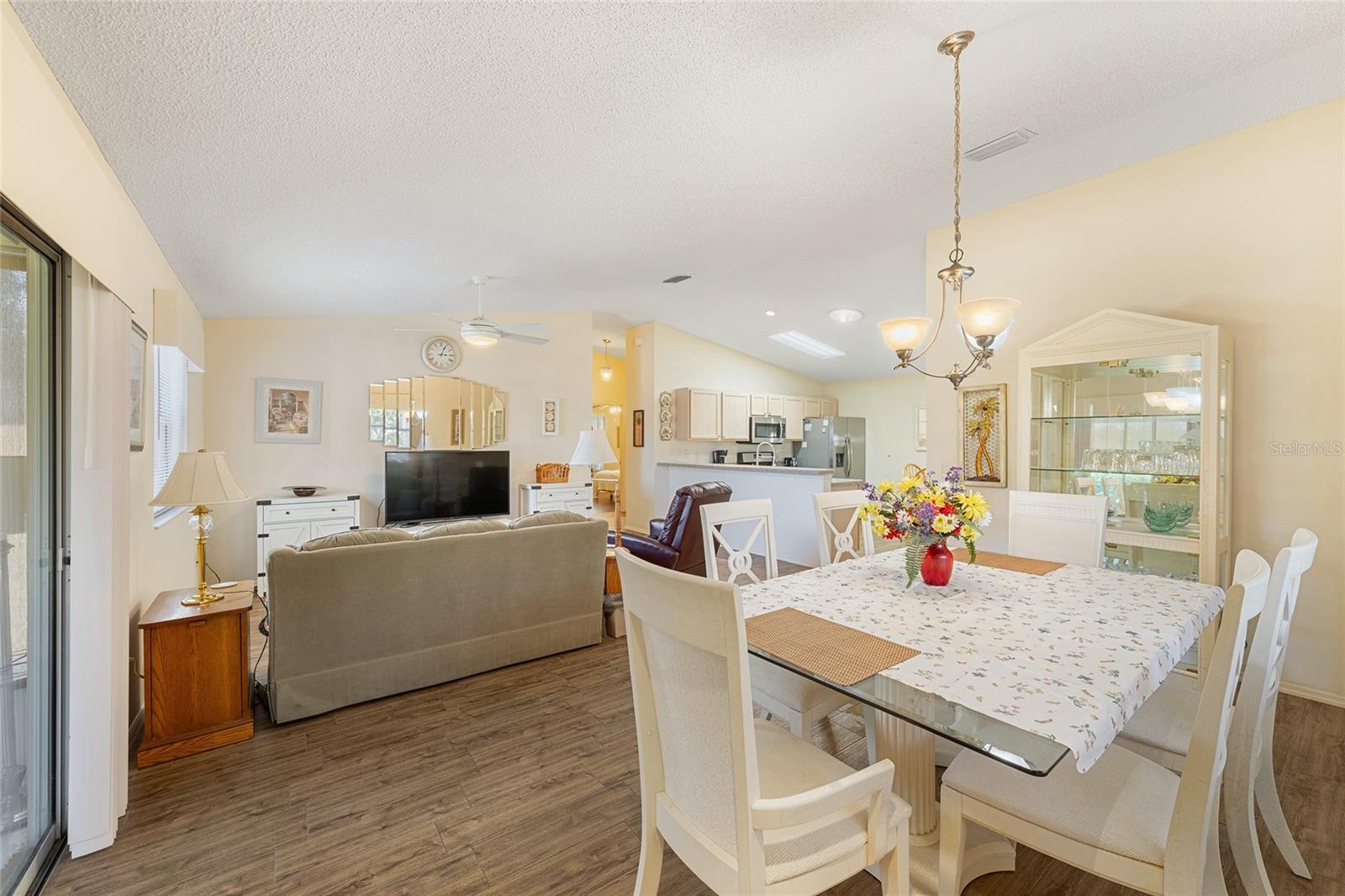 17300 SE 93RD HEYWARD AVENUE, The Villages, FL 32162 17300 SE 93RD HEYWARD AVENUE, The Villages, FL 32162