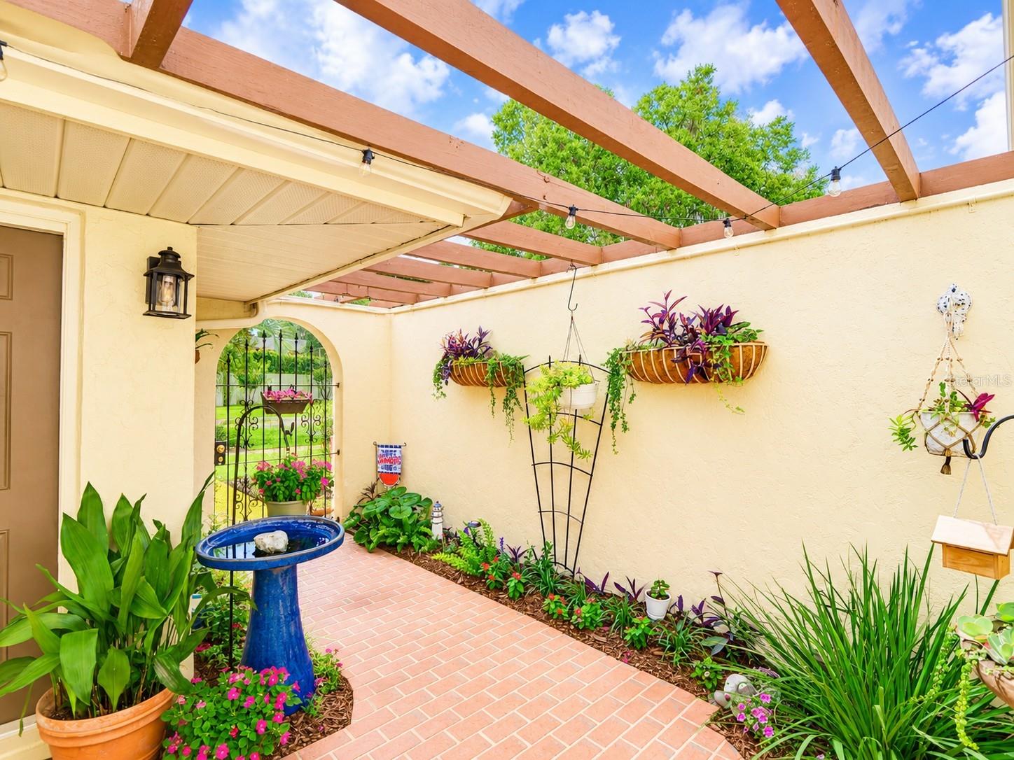 100 S TREMAIN STREET, #G2, Mount Dora, FL 32757