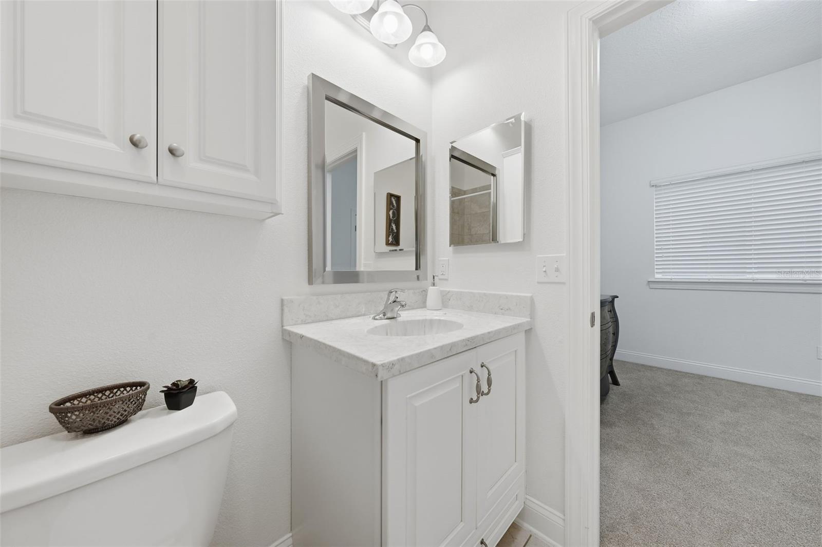 Guest Suite with tub/shower combo