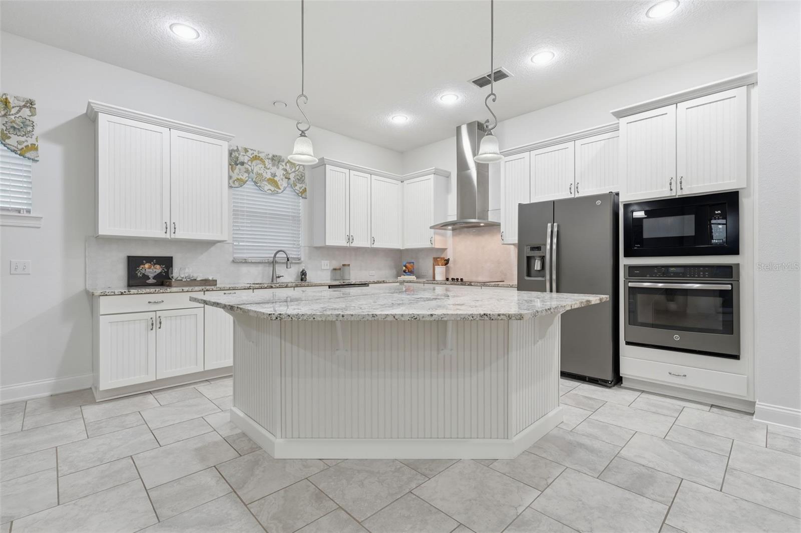 Kitchen offers 42" cabinets, granite countertops, stainless steel appliances and counter seating Kitchen offers 42" cabinets, granite countertops, stainless steel appliances and counter seating