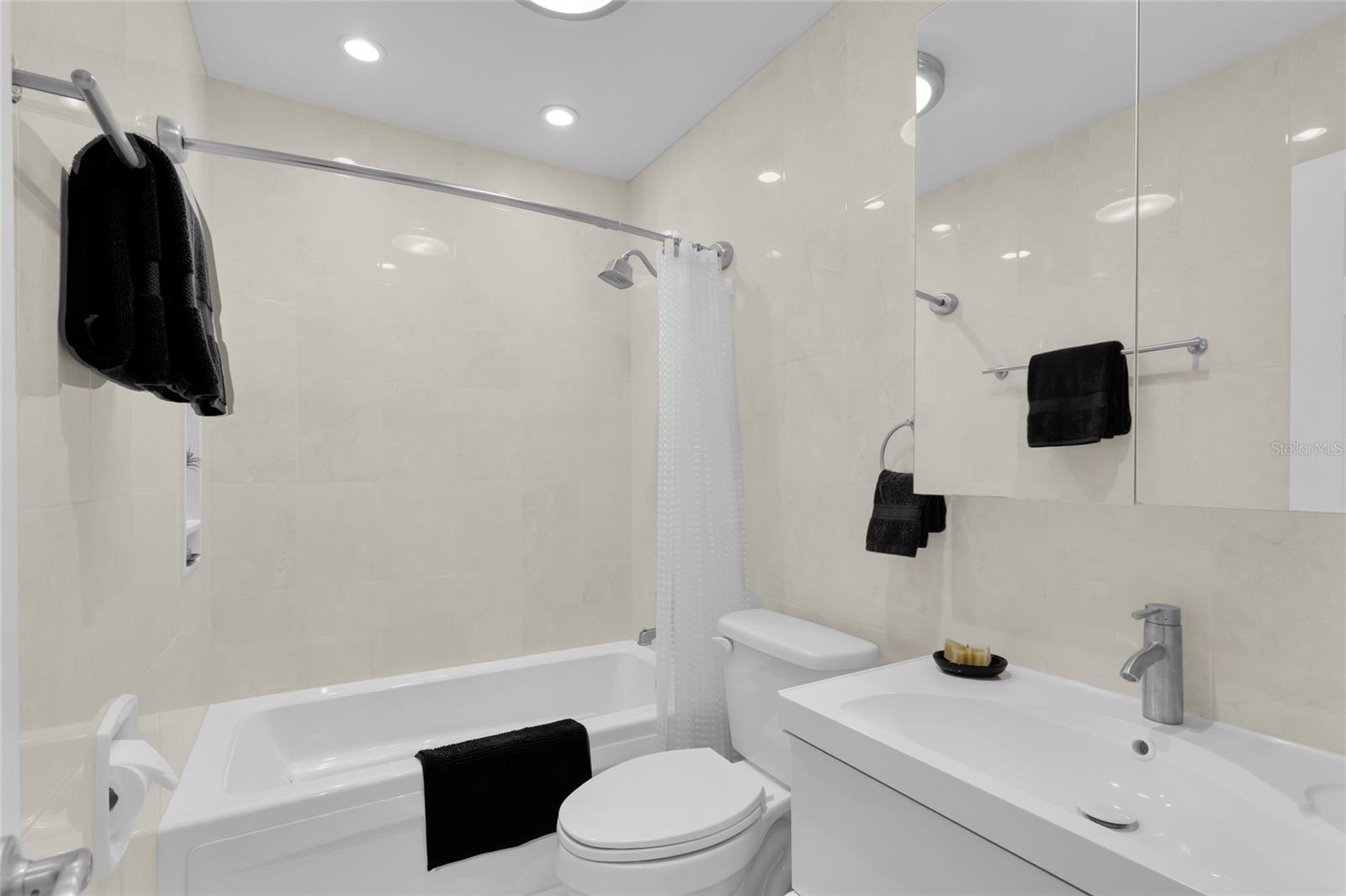 Guest Bath with Jacuzzi Tub