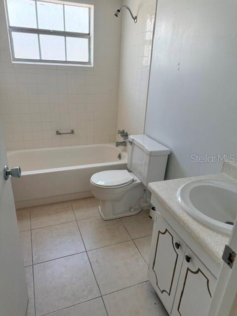 1100 E CAROLINE STREET, #119, Tavares, FL 32778