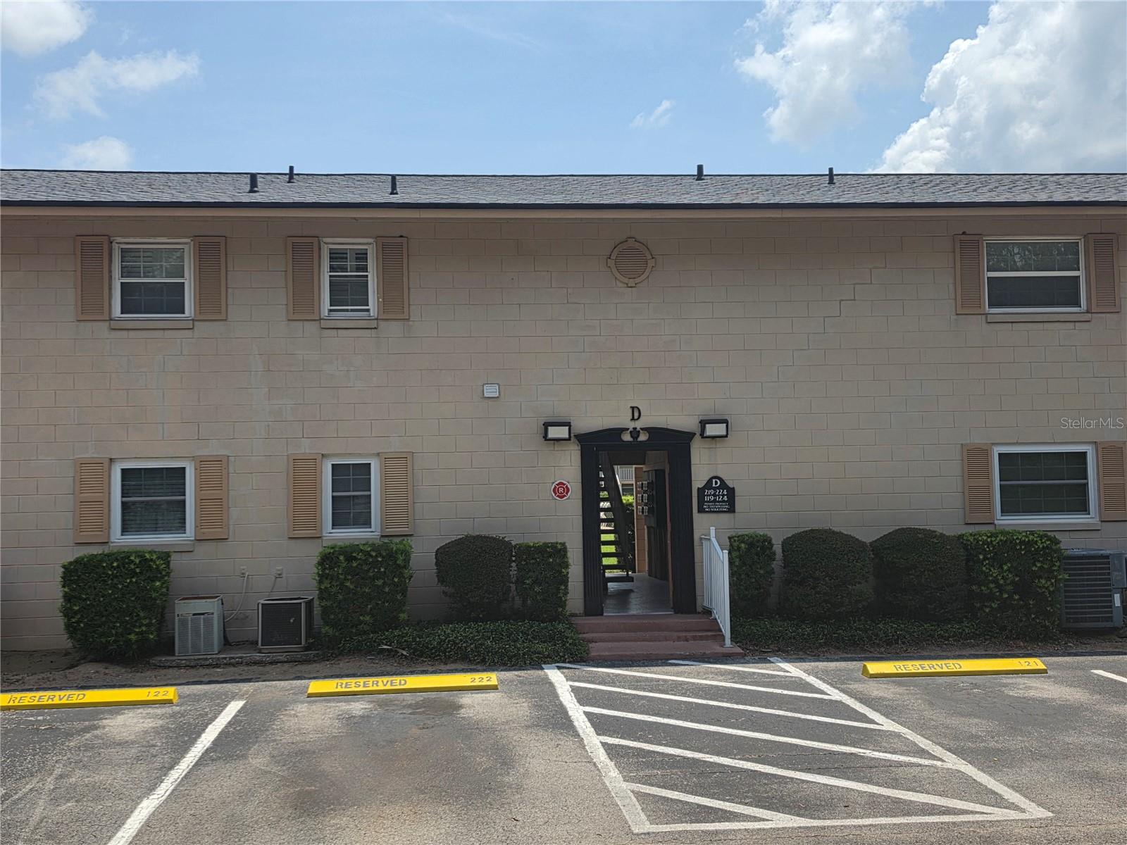 1100 E CAROLINE STREET, #119, Tavares, FL 32778