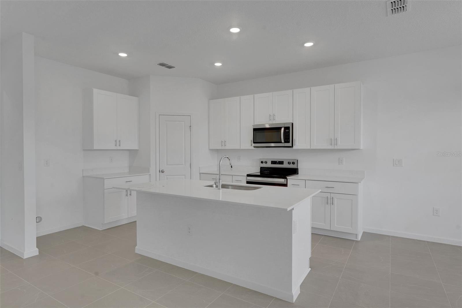 300 MEREDITH BOULEVARD, Winter Haven, FL 33881