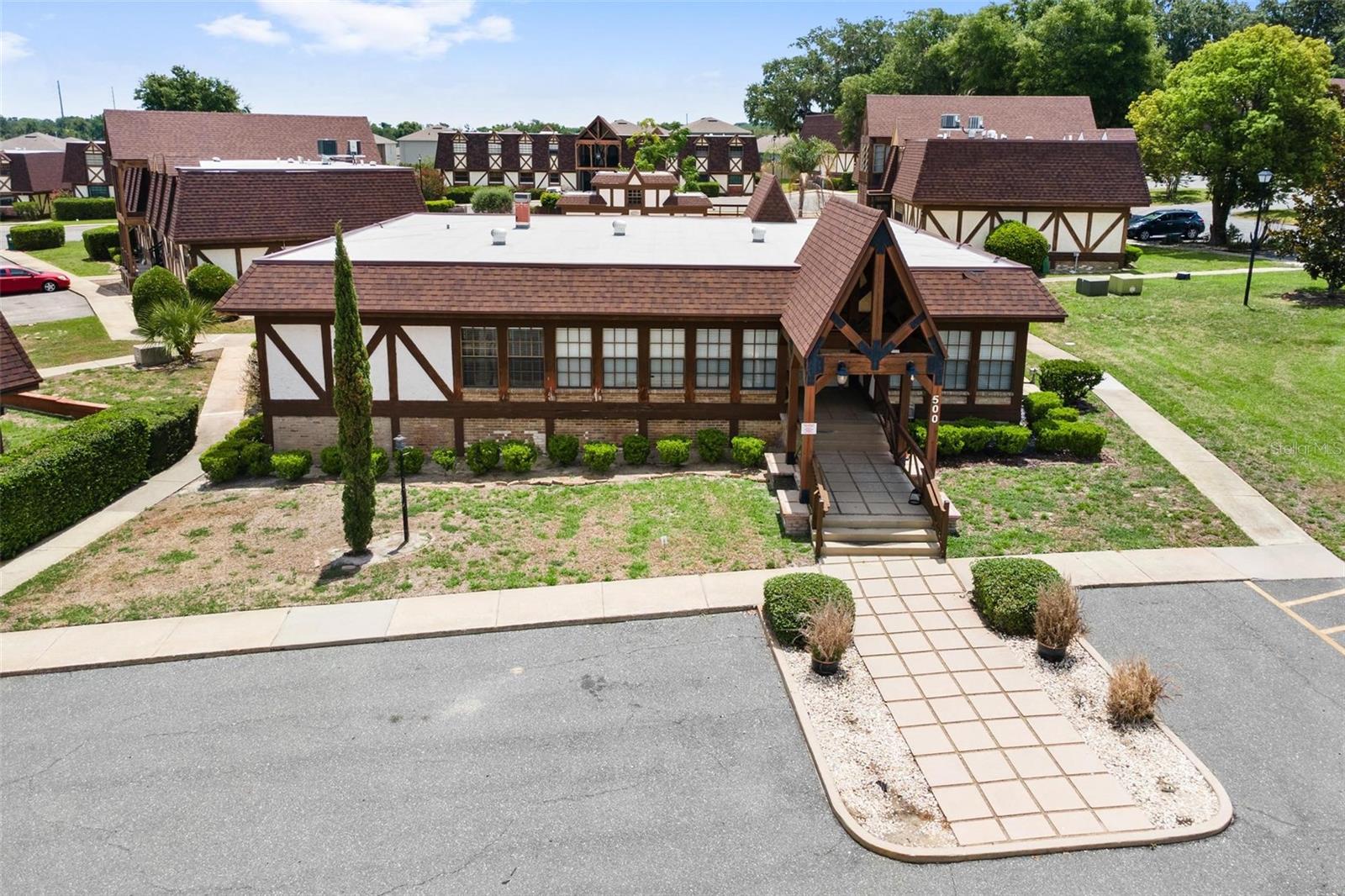 COMMUNITY CLUBHOUSE